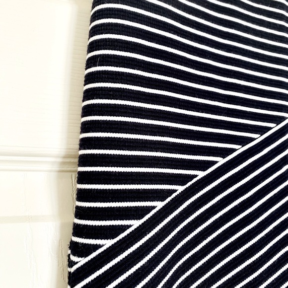 Banana Republic Striped Knit Pencil Skirt - size 0P - Picture 4 of 9